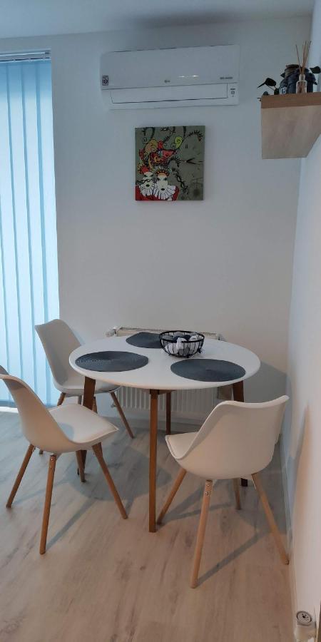 Pe-Ki Lux Apartman Szekesfehervar Ngoại thất bức ảnh